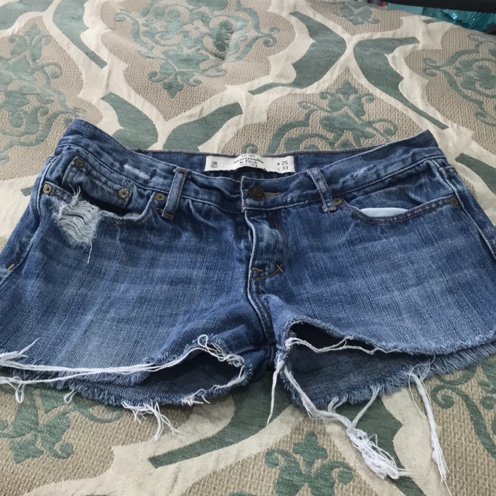 Abercrombie & Fitch cut off shorts